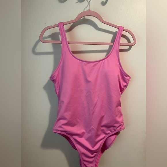 PINK Victoria's Secret Other - PINK Victoria's Secret Activewear in Vibrant Pink